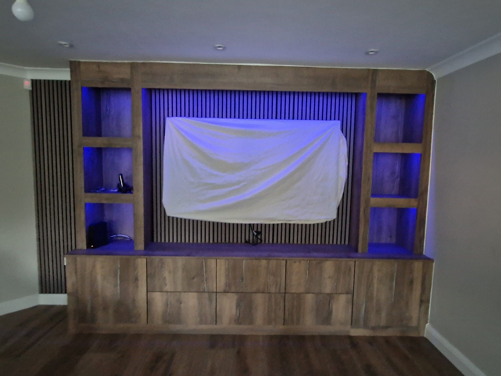 Media Wall Package 12: