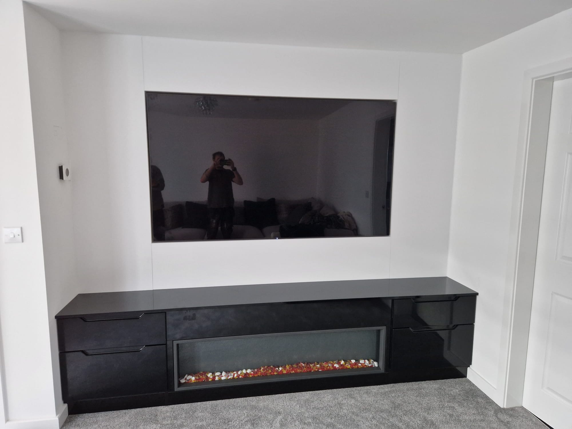 Media Wall Package 13: